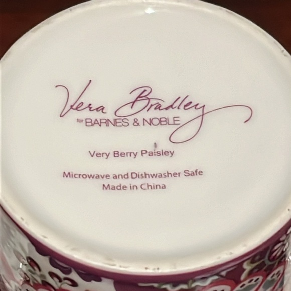 Vera Bradley Mug Very Berry Paisley WITH LID for Barnes & Noble - Picture 11 of 11